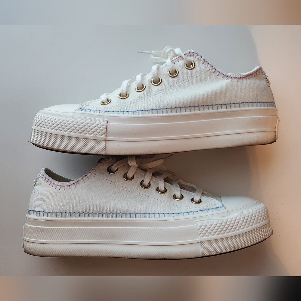 Women's Offwhite Platform Converse All Star Sneakers - Size 7.5